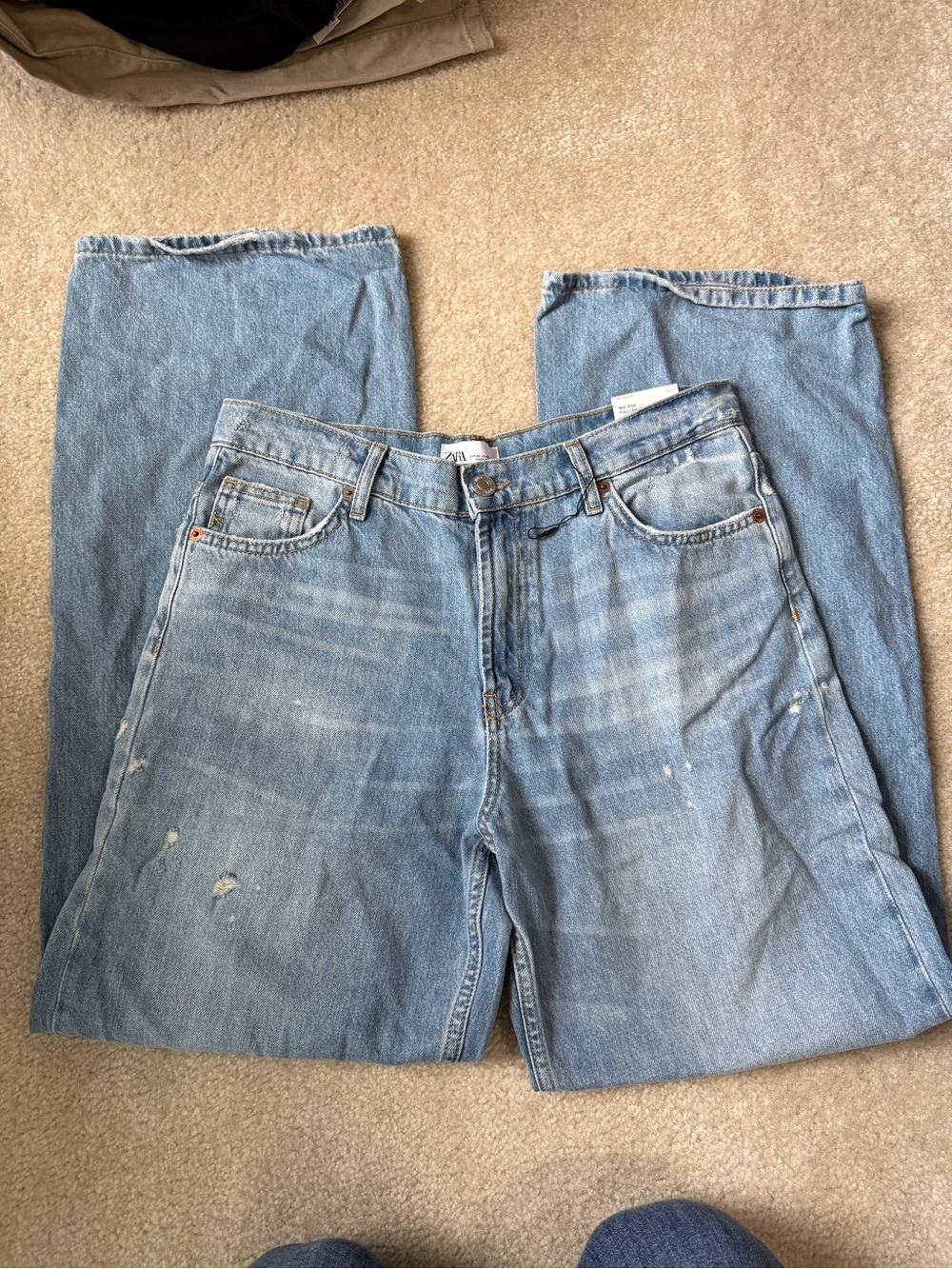 Zara Light Blue Men's Relaxed Jeans
